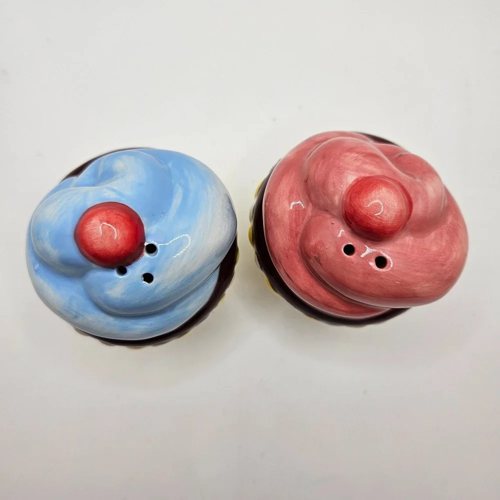 Gorham Cupcake‎ Salt & Pepper Shakers Set Blue Pink Cherry Top Ceramic Dessert